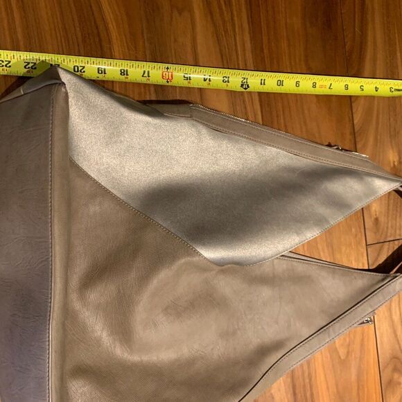 Purse, hobo, shoulder bag, slouch, tote, EUC, taupe colour, oversized, vegan - Picture 7 of 16